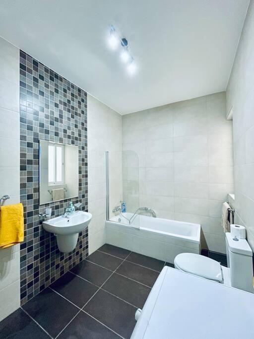 Stylish Modern Central Apartment 4 Paceville Saint Julian's Exterior foto